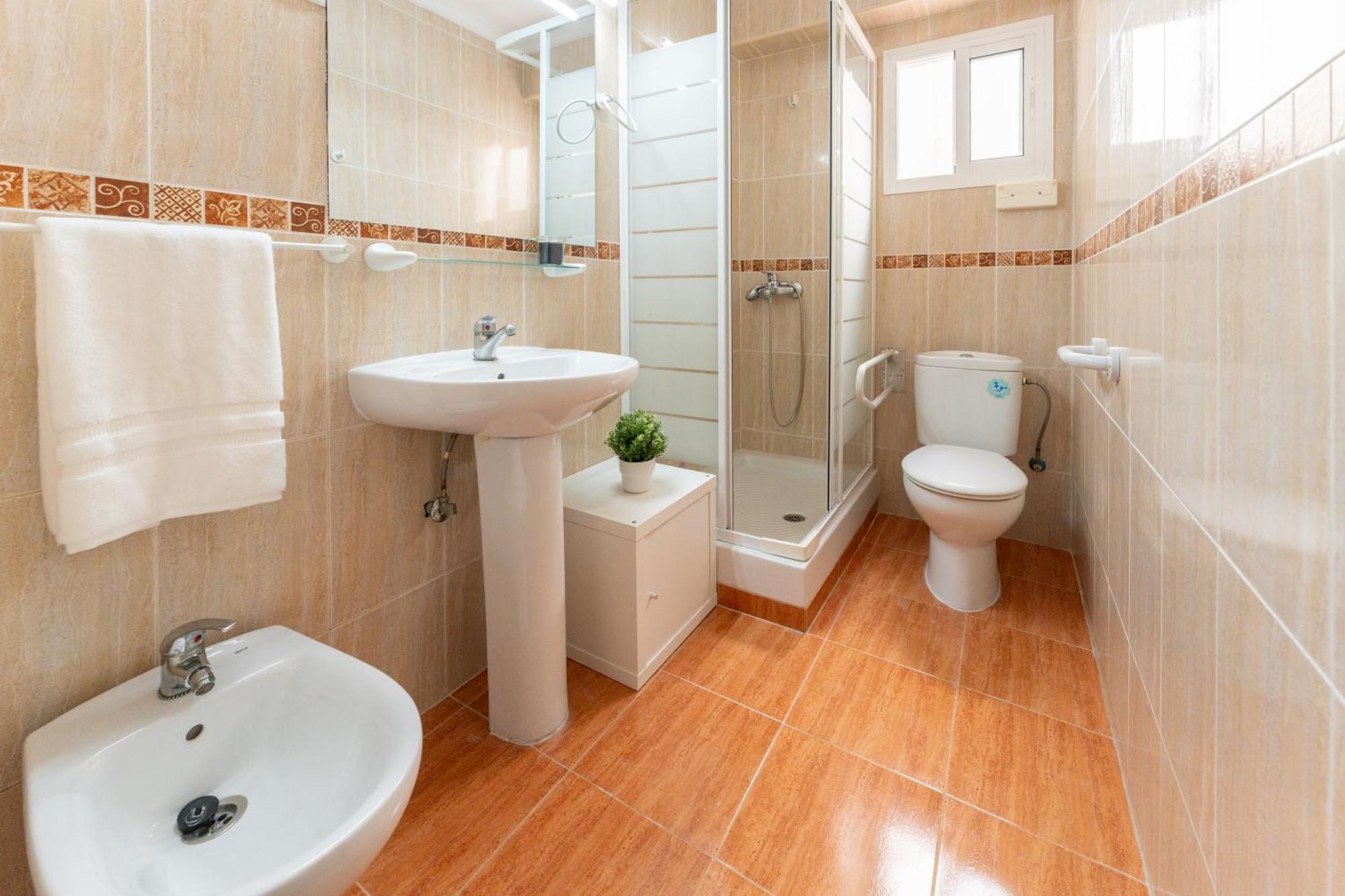 Malaga Lux Oasis - Modern 3Br, Fast Wifi, Smarttv Lejlighed Eksteriør billede